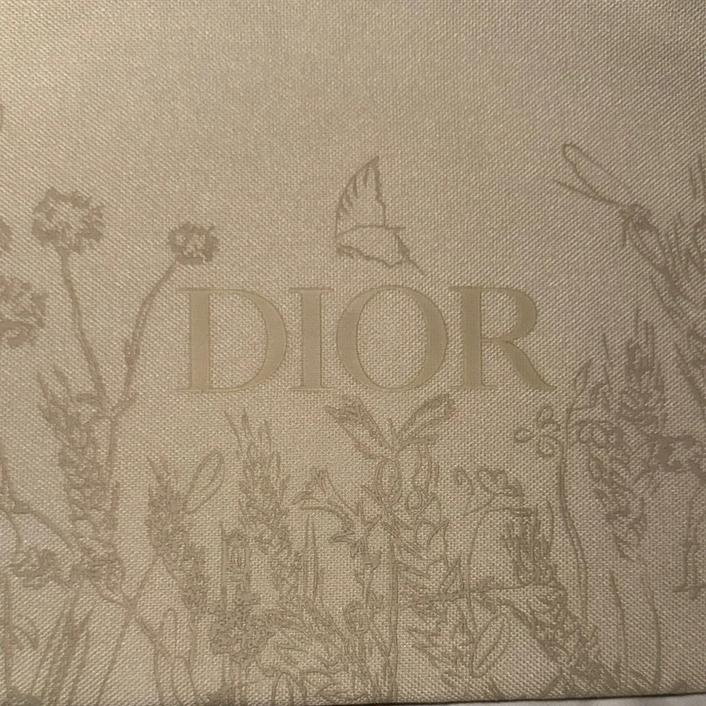 New Dior Beauty Cream Floral Pouch - Picture 3 of 4
